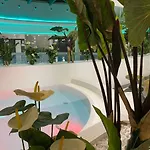 Hanza Tower High Floor Swimming Pool & Apartament