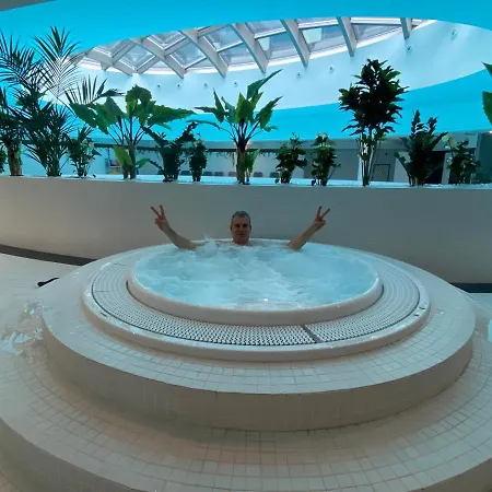 Апартаменты Hanza Tower High Floor Swimming Pool & *