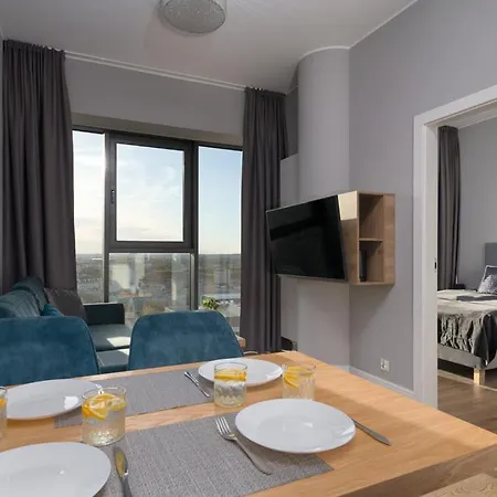 Hanza Tower High Floor Swimming Pool & Apartament *