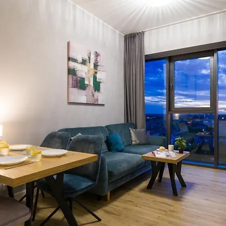 Hanza Tower High Floor Swimming Pool & Apartament