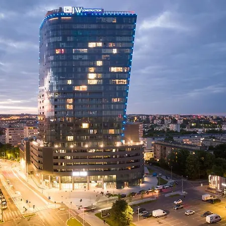 Hanza Tower High Floor Swimming Pool & Apartament *