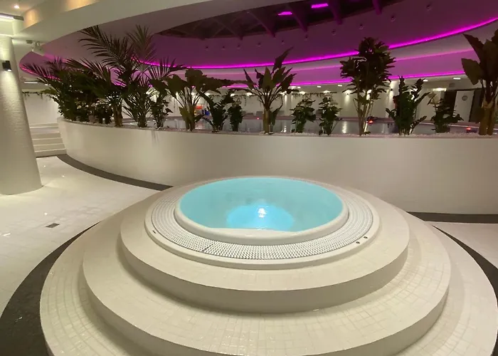 Apartamento Hanza Tower High Floor Swimming Pool &