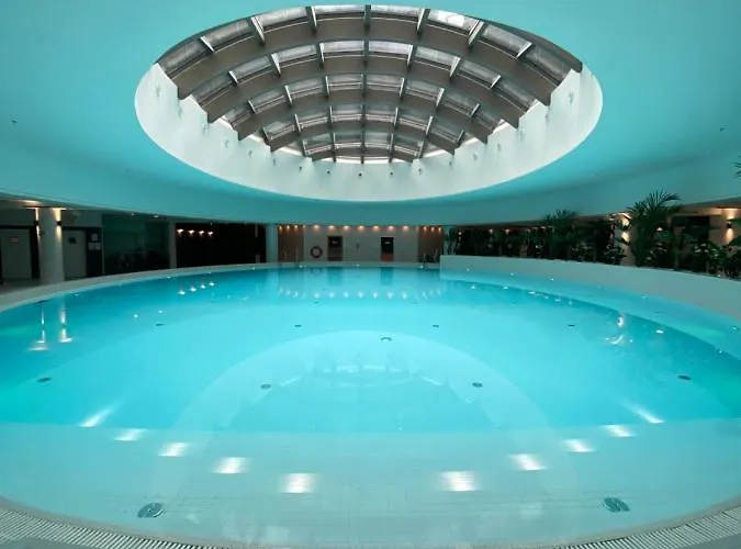 Hanza Tower High Floor Swimming Pool & Apartamento *