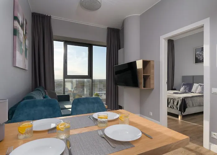 Hanza Tower High Floor Swimming Pool & Lägenhet *