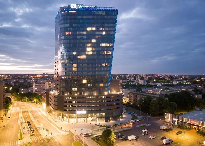 Hanza Tower High Floor Swimming Pool & Apartamento *