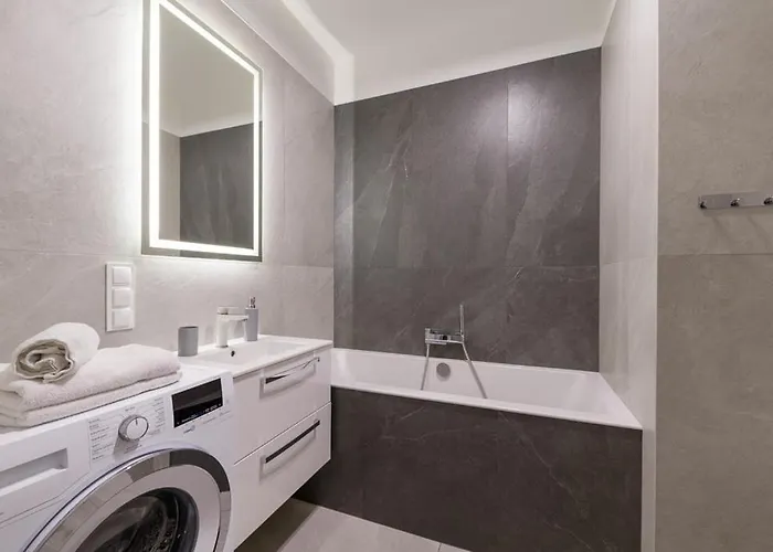 Hanza Tower High Floor Swimming Pool & * Estetino