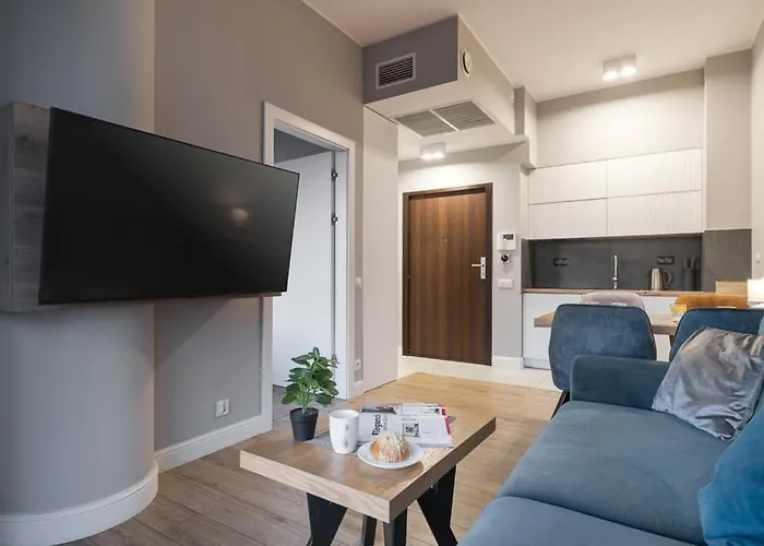 Hanza Tower High Floor Swimming Pool &