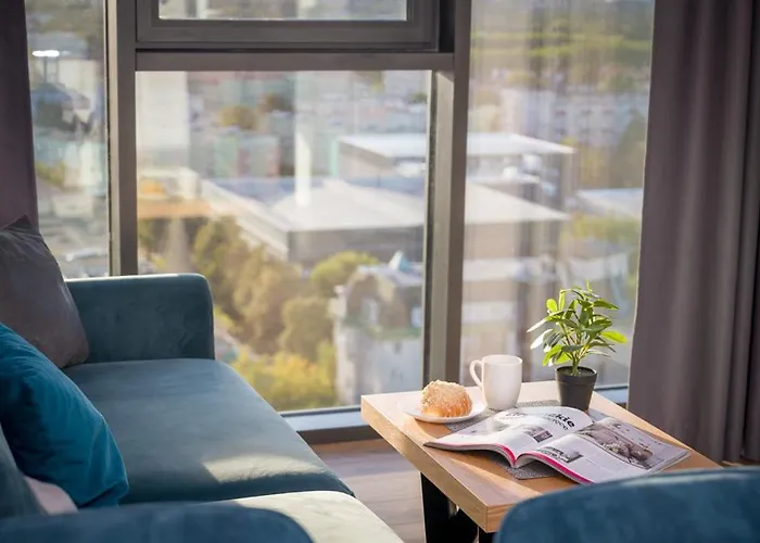 Hanza Tower High Floor Swimming Pool & Apartamento